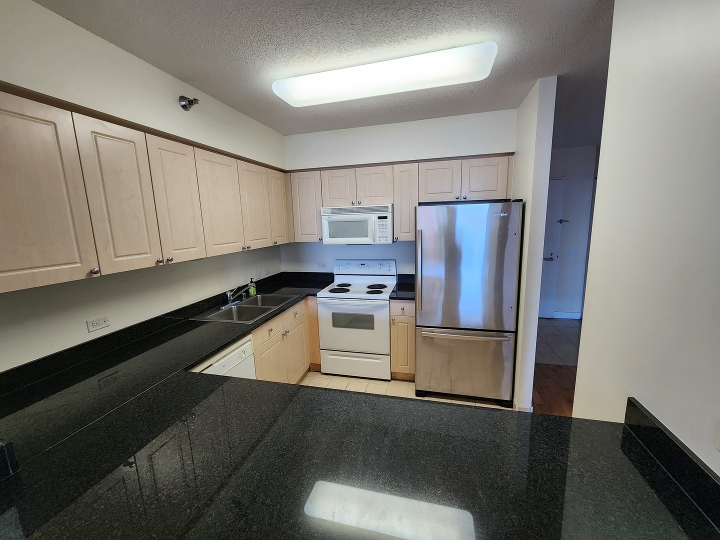 Building Photo - 512 N McClurg Ct