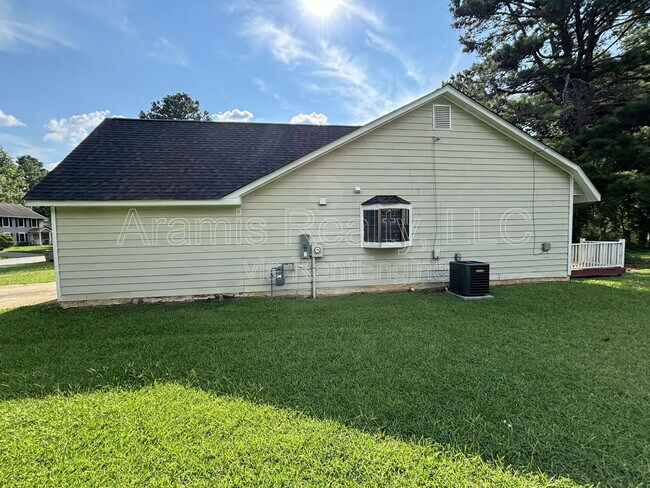 Building Photo - 3086 Drexel Ln