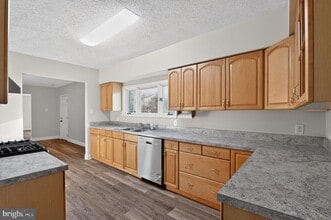 Building Photo - 32 Rosewood Rd