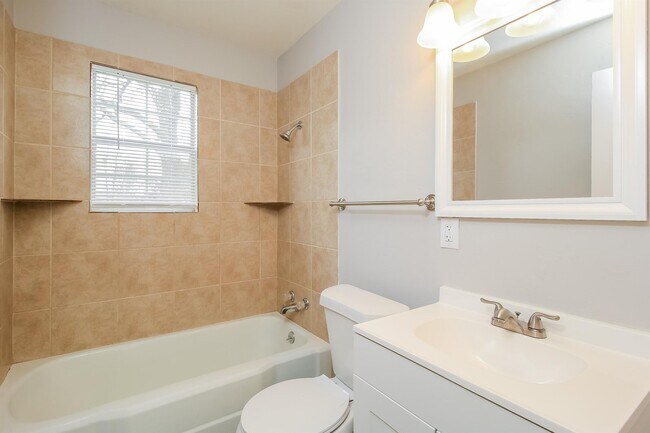 Building Photo - 4732 SE 24th St