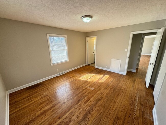 Building Photo - Fantastic 3 Bed 2 Bath Durham Ranch Brick Home