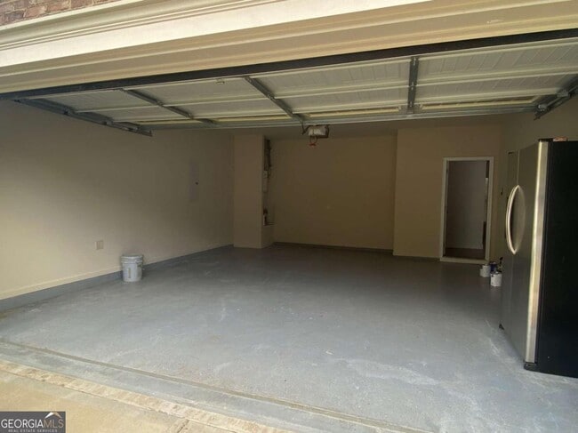 Building Photo - 5620 Beaver Ridge Dr