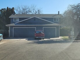 Building Photo - 1108 S Pond St