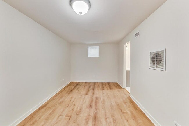 Building Photo - 1519 N Hudson Ave
