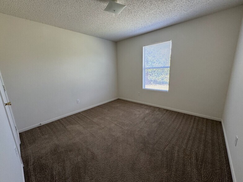 Building Photo - 5817 Medina Dr