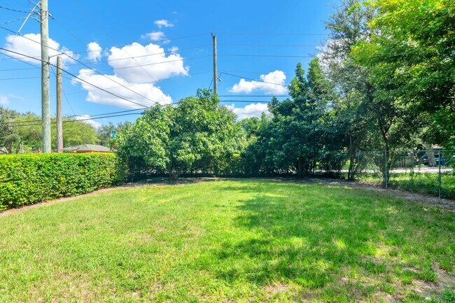 Building Photo - Rented