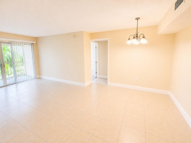 Building Photo - 4205 N University Dr