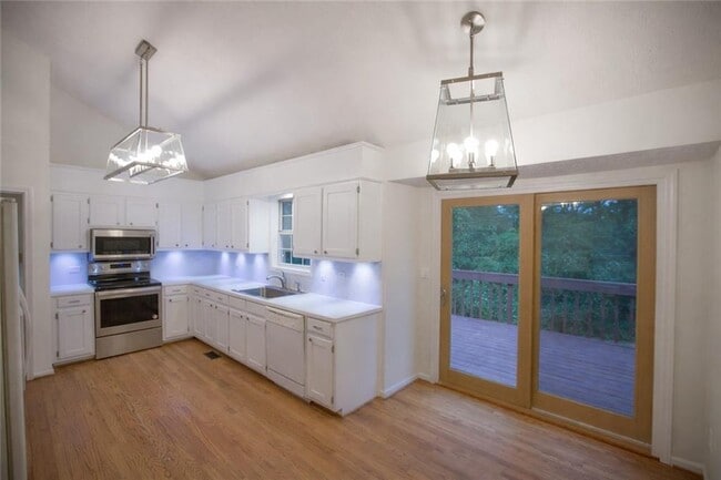 Building Photo - 5270 Oaks Landing Ct