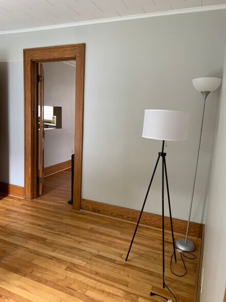 Building Photo - 144 Forest Hill Dr