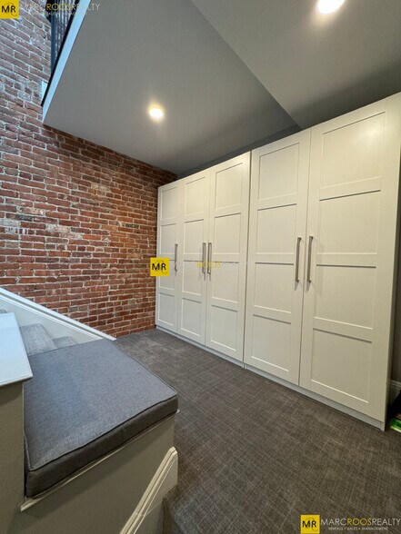 Building Photo - 265 Beacon St