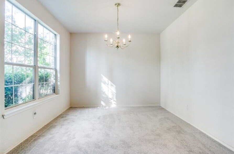 Building Photo - 11705 Pinyon Pine Dr