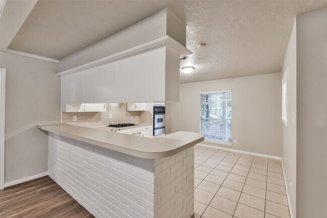 Building Photo - 25726 Timber Lakes Dr