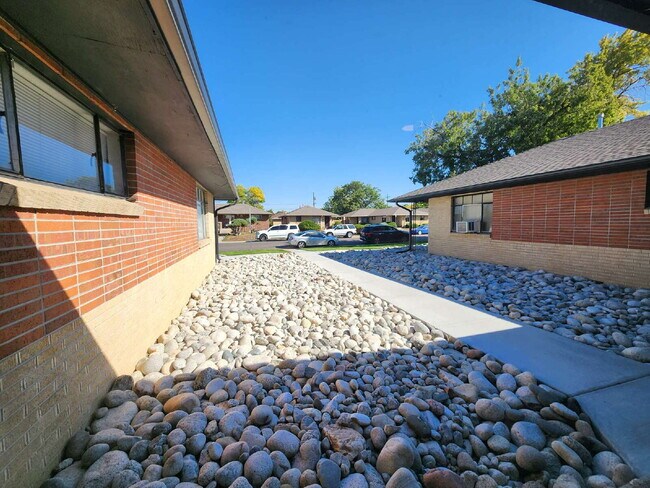 Building Photo - Charming 2 Bed 1 Bath in Park Hill!