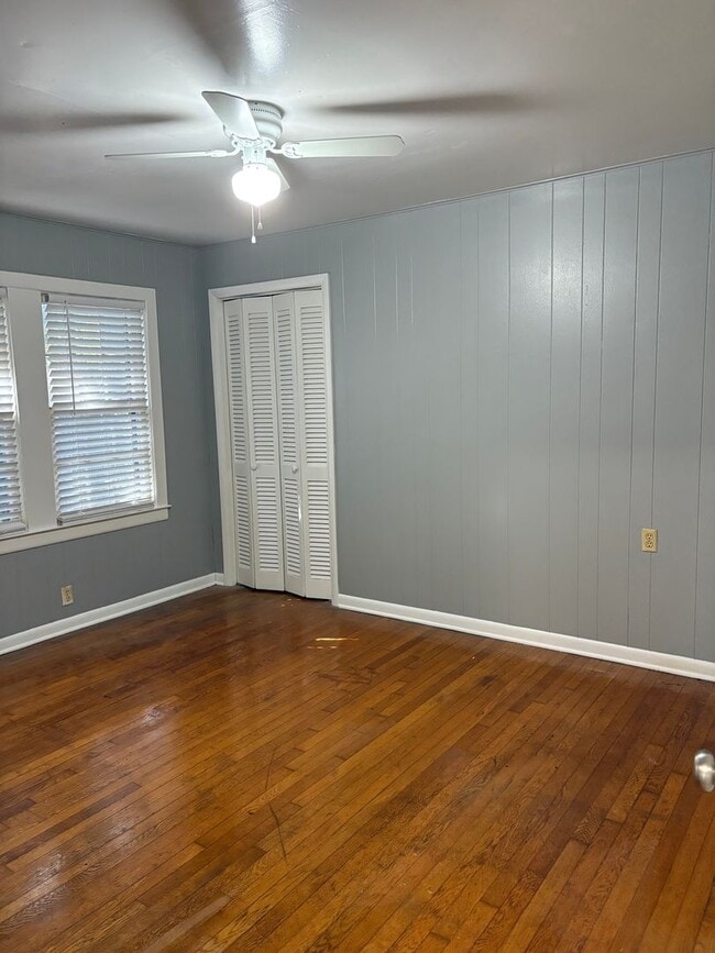 Building Photo - 1BED/1BA Duplex