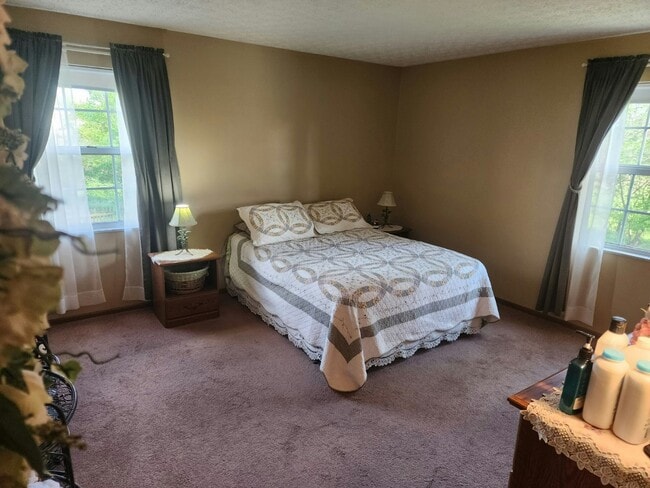 Building Photo - 6997 Wigwam Way