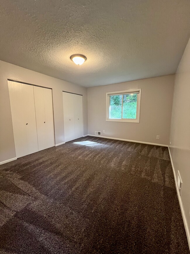 Main Bedroom - 2096 Highwood Ave E