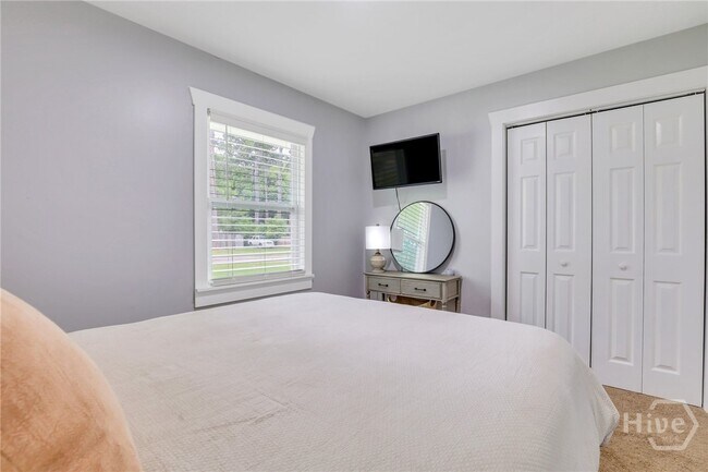 Building Photo - 607 Dyches Dr