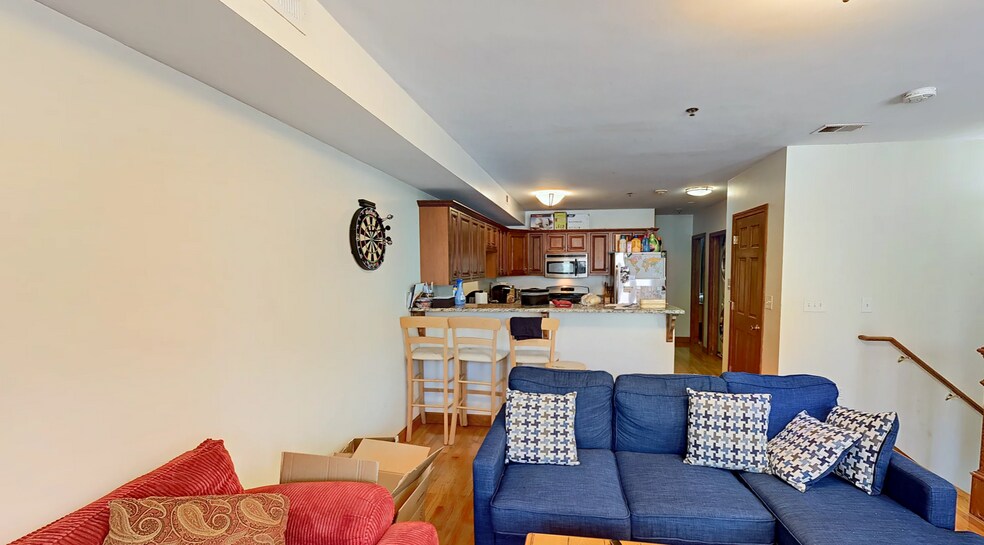 Building Photo - 112 Allston St