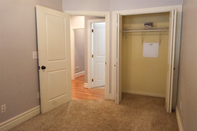 Building Photo - 757 Syracuse Ave