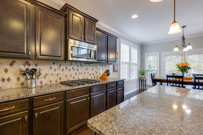 Building Photo - 5 Bedroom Home with Theater Room & 3-Car Garage in Franklin