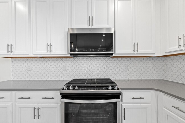 Building Photo - **Beautiful Wendell Falls Home 3/2.5 with Office, Loft & Fenced in Yard**