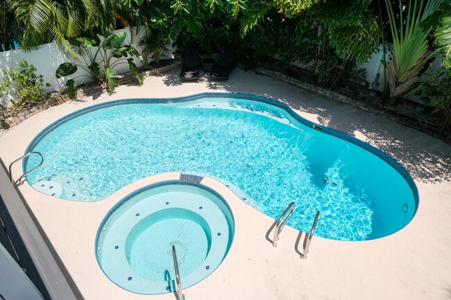 Building Photo - 3401 E Debazan Ave