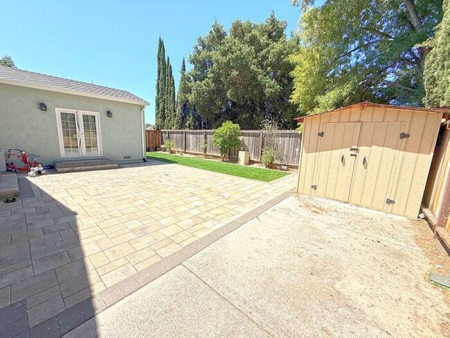 Building Photo - 3585 Cadwallader Ave