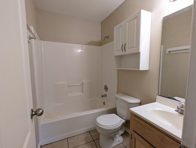 Building Photo - 721 Sonesta Ct