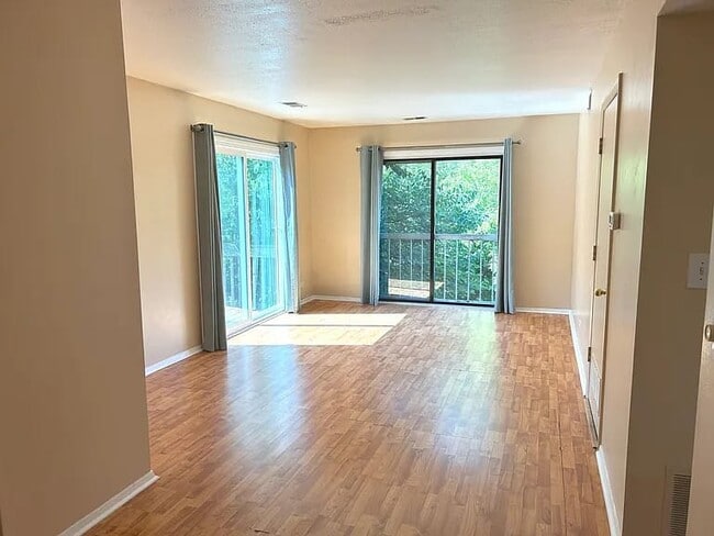 Building Photo - 1964 Kenilworth Cir