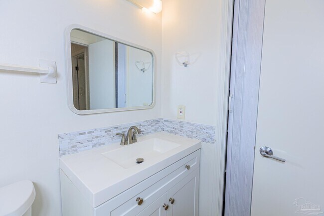 Building Photo - 6242 Ridgegate Cir