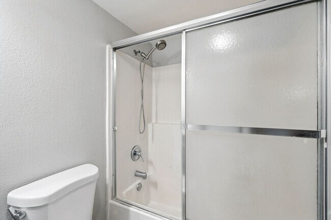 Building Photo - Walking Distance to ASU!
