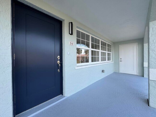 Building Photo - 2/2 plus Bonus Room in Ormond By the Sea