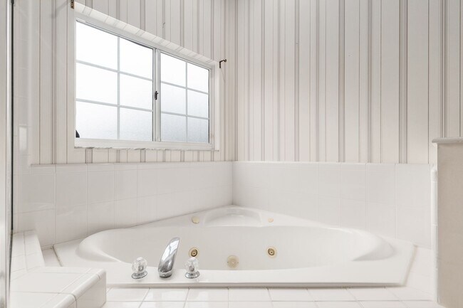 Building Photo - 7013 NW 50th Terrace