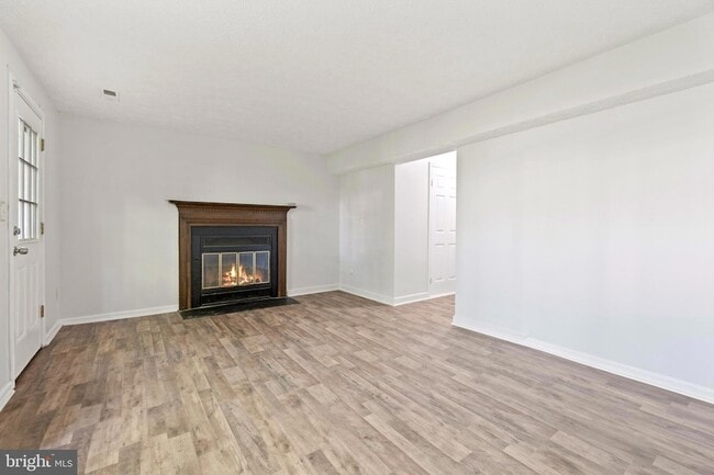 Building Photo - 3618 Wharf Ln