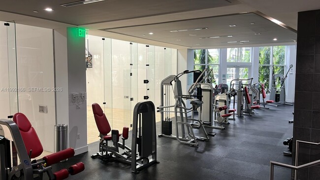 Building Photo - 901 Brickell Key Blvd