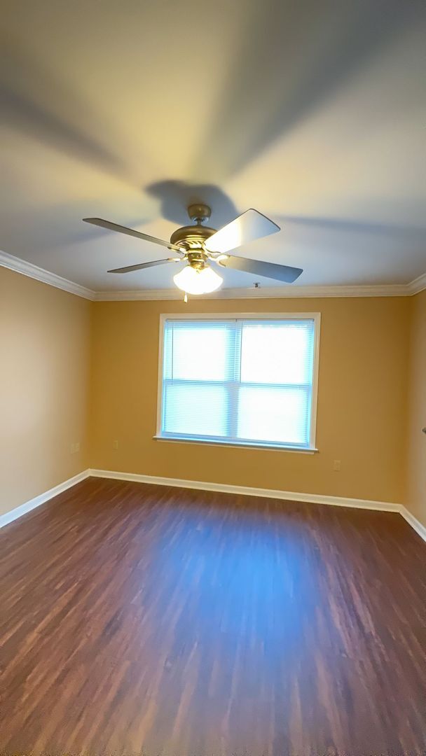Building Photo - Laurel Station 3bed/2bath for $2550/month (entire unit)! Monthly rent includes TWO assigned parki...