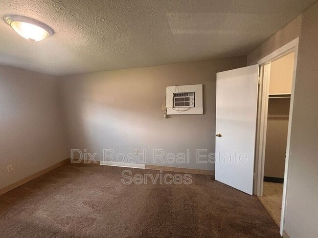 Building Photo - 420 Bellbrook Ave