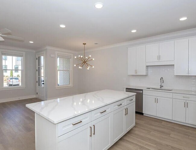 Building Photo - 2023 Rosemary Street