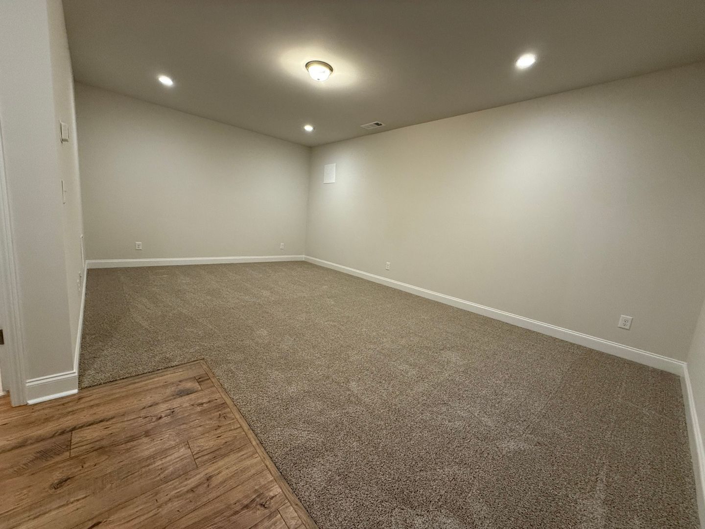 Building Photo - 1278 Ainsworth Alley