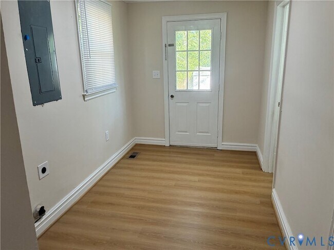 Building Photo - 106 Hargrave Ave