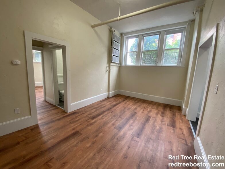 Building Photo - 99 Brainerd Rd