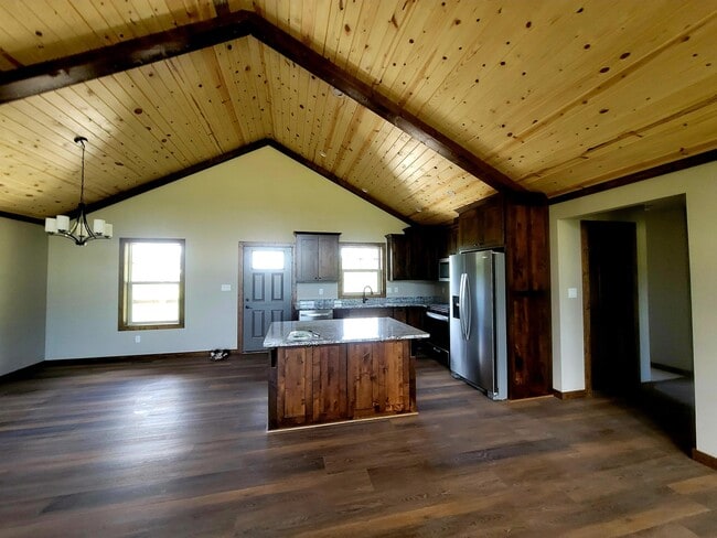 Building Photo - 401 Alpine Dr