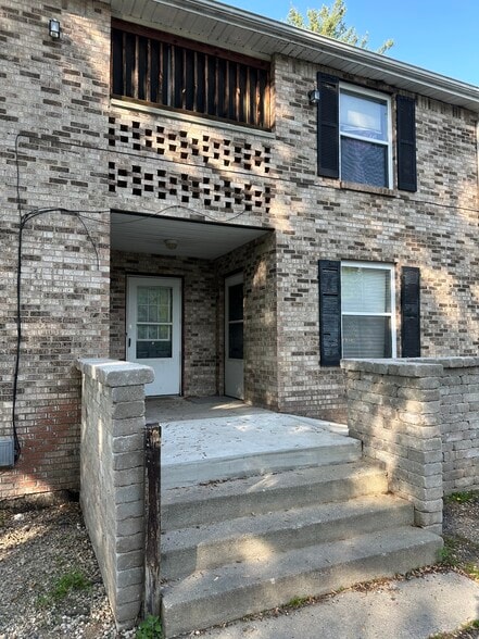 Building Photo - 4476 3rd St