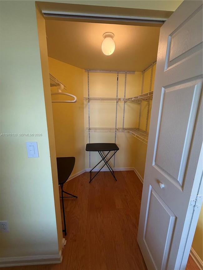 Building Photo - 17100 N Bay Rd