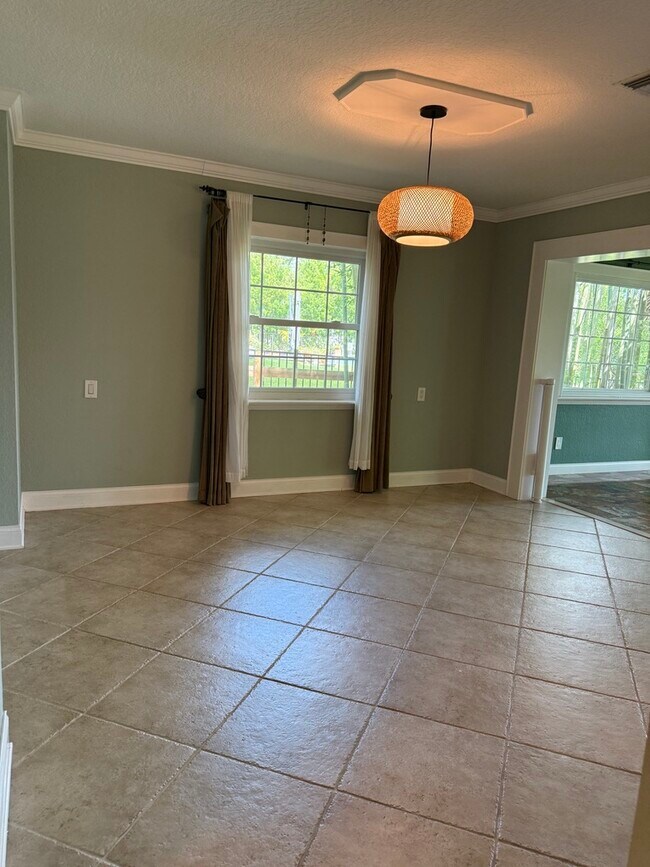 Building Photo - 430 Gehr Ln