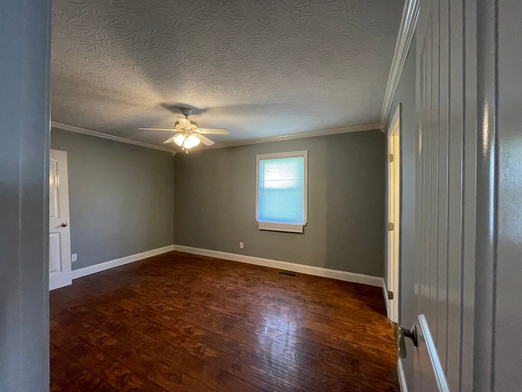 Building Photo - 162 Silver Dr