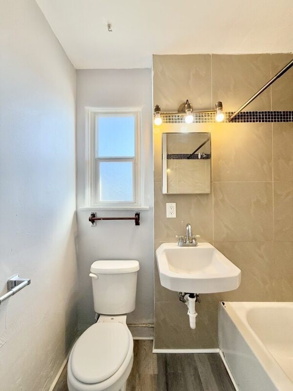 Building Photo - 551 N Ridgewood Ave