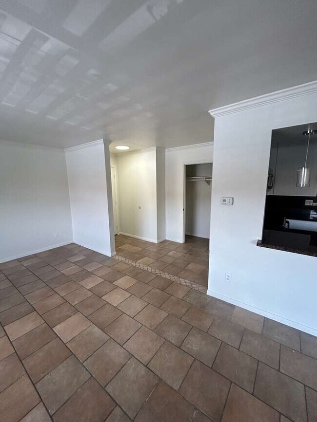 Building Photo - Upgraded 2 Bedroom 2 Bath Condo, Available Now! MOVE IN SPECIAL $1,000 OFF 1ST MONTHS RENT