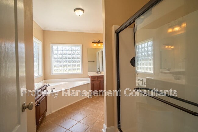 Building Photo - 178 Sarah Jane Dr