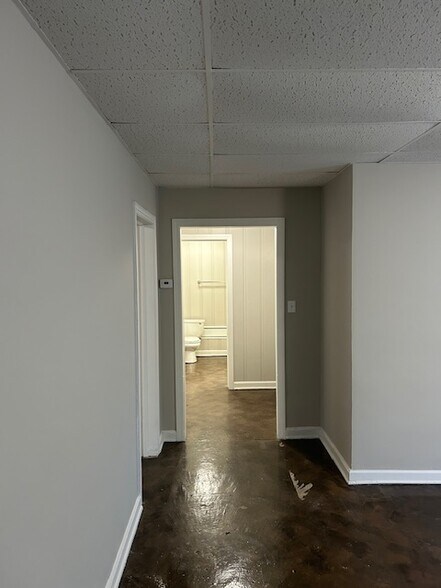 Building Photo - 6050 OH-14